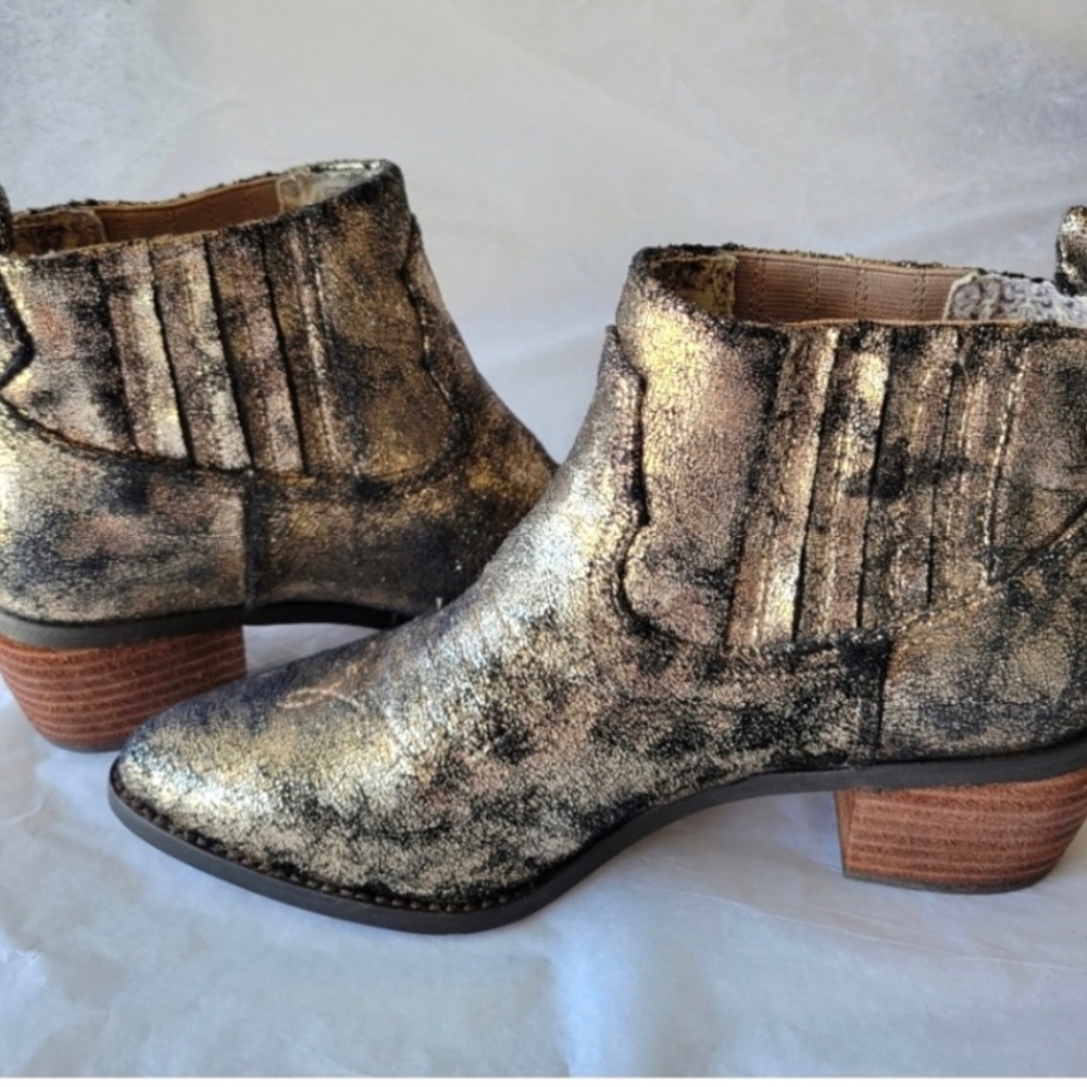 Band of Gypsies booties. Perfect for a summer music festival! Worn once.